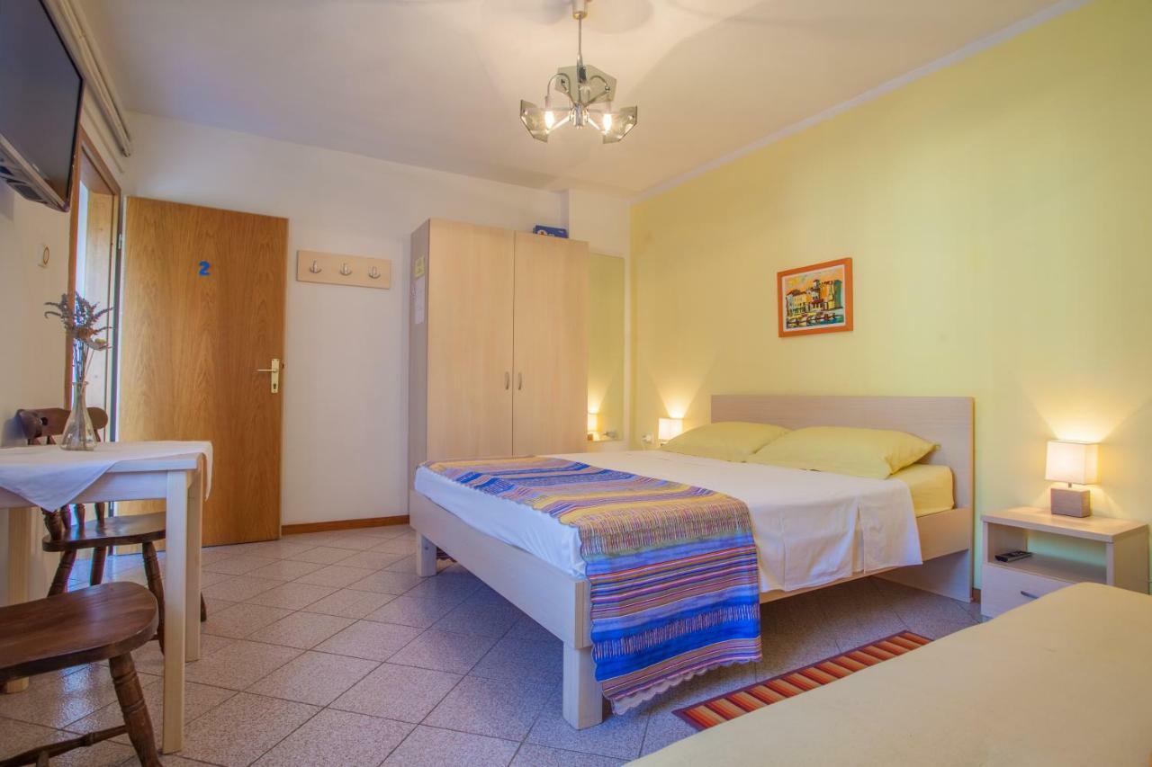 Rooms Ester Cres Exterior foto